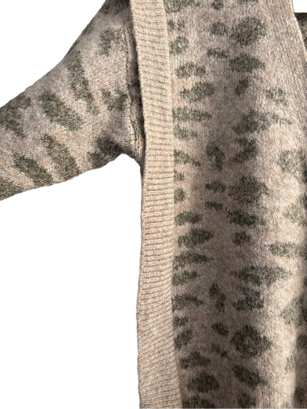 MYSTREE Animal Print Button Front Cardigan with Shoulder Detail - Picture 4 of 7